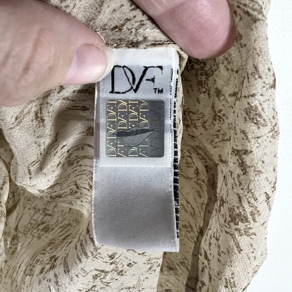 Diane von Furstenberg Beige Brown Sheer Shirt Blouse 100% Silk Sz 4 Designer - Picture 5 of 10